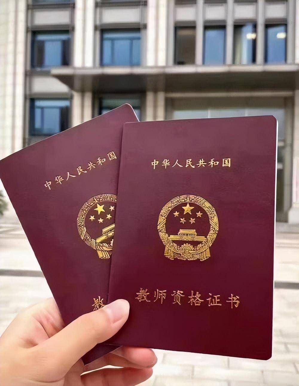 重庆毕业证定制指南：从手绘到智能的演变历程